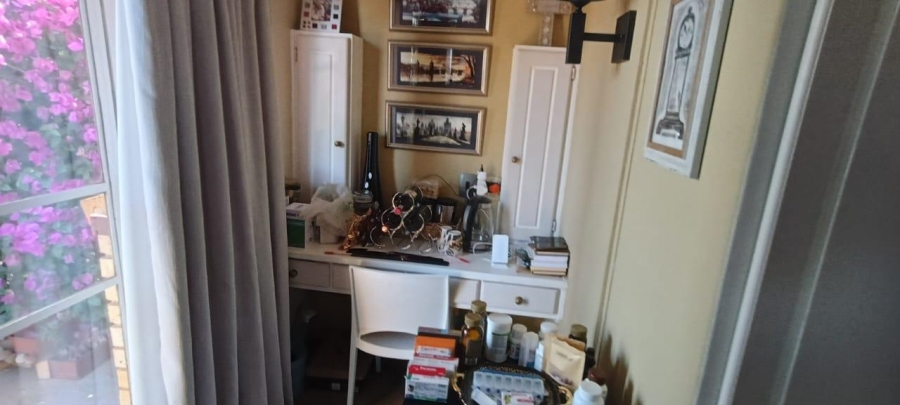 4 Bedroom Property for Sale in Langenhovenpark Free State